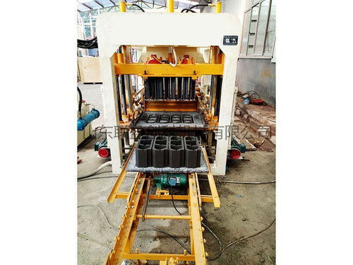 小型混凝土墊塊生產(chǎn)設(shè)備 從手動(dòng)到液壓的實(shí)用選擇